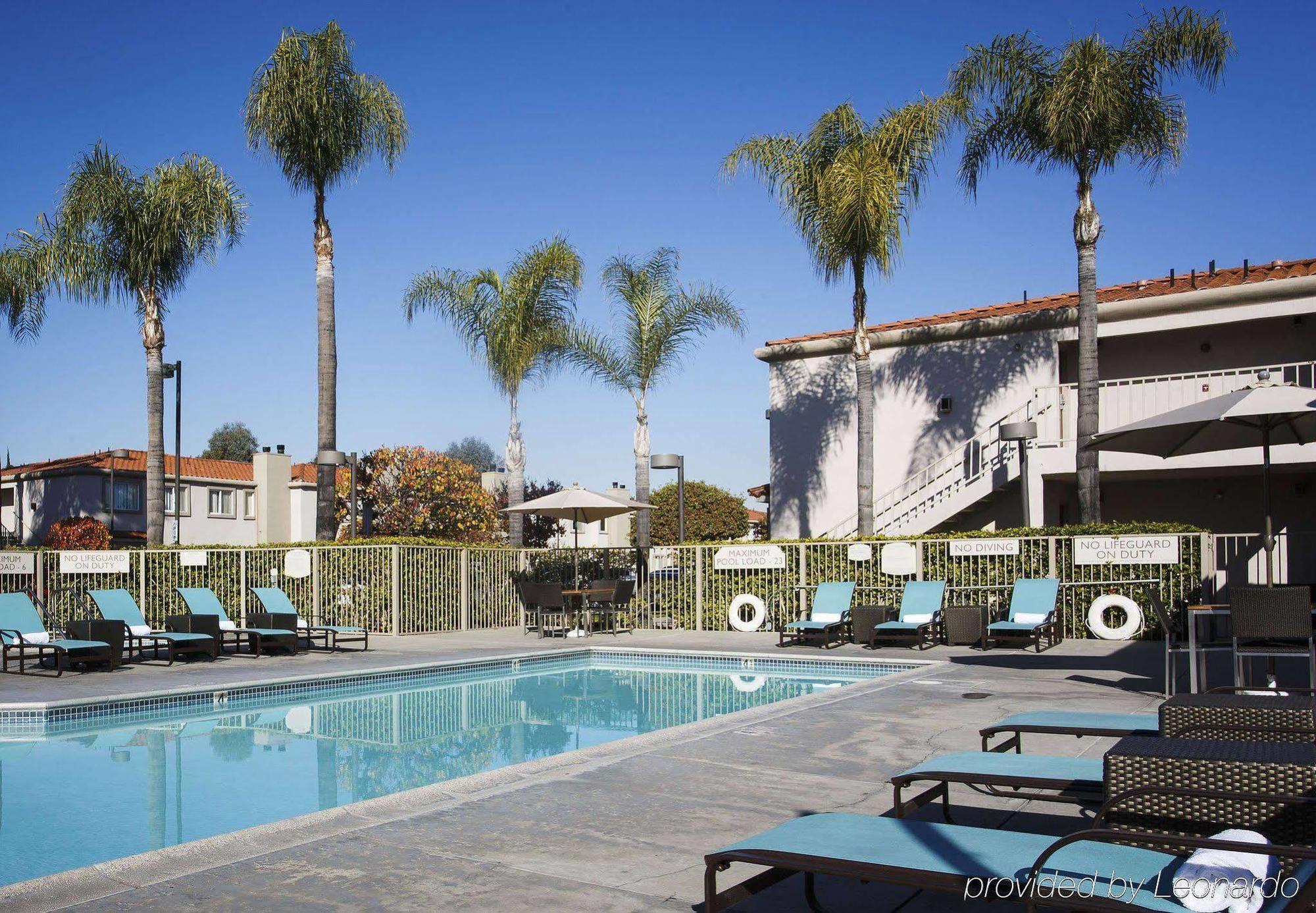 Hotel Buena Park 3*